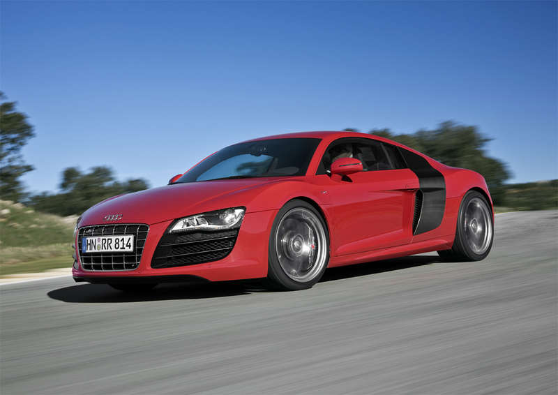Illustration for article titled 2010 Audi R8 5.2 V10 Proves Ten Sounds Better Than Eight